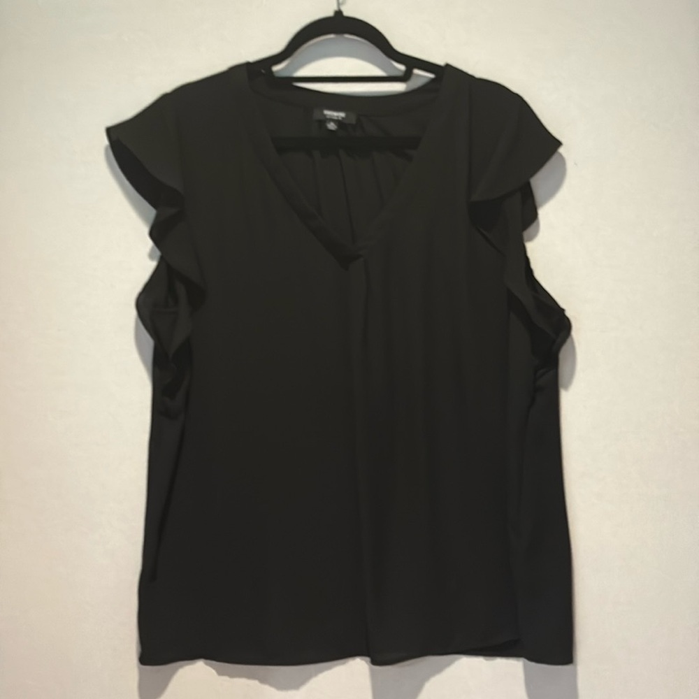 Premise Studio - women’s v-neck ruffle sleeve blouse. Black. Size XL